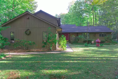 5321 Teakwood Ct, Millcreek, PA 16506