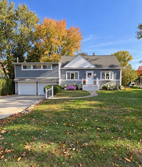 419 Boyer Rd, Erie, PA 16511