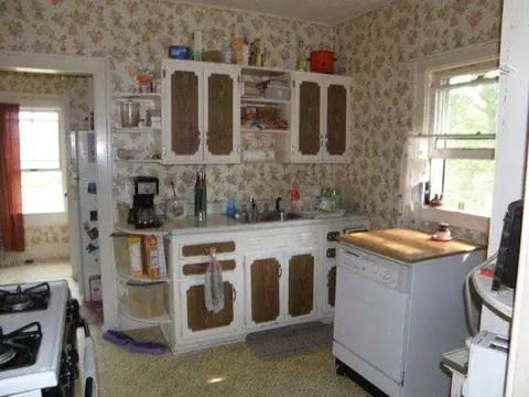 509 E Smith St, Corry, PA 16407 photo 3