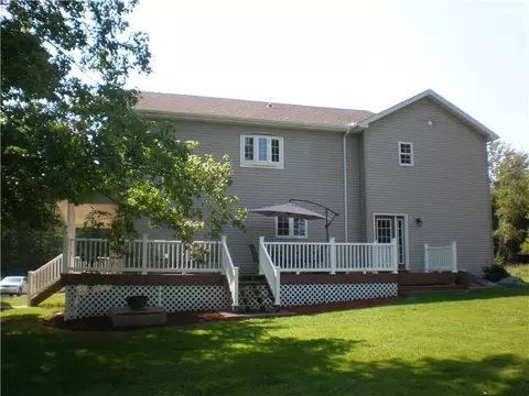 10097 Mohawk Rd, Cranesville, PA 16410 photo 4