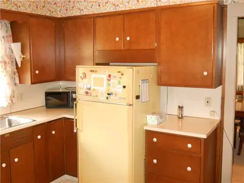 828 E Main St, Corry, PA 16407 photo 4
