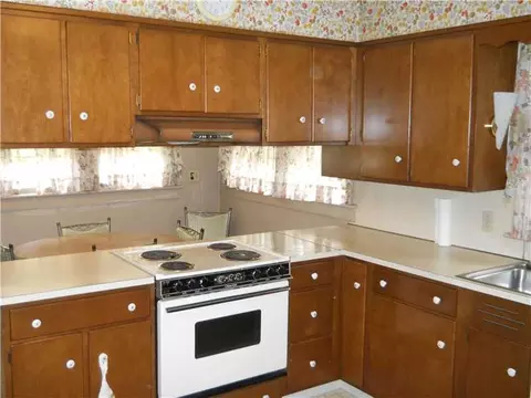 828 E Main St, Corry, PA 16407 photo 3