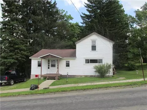 524 Spring St, Corry, PA 16407 photo 1