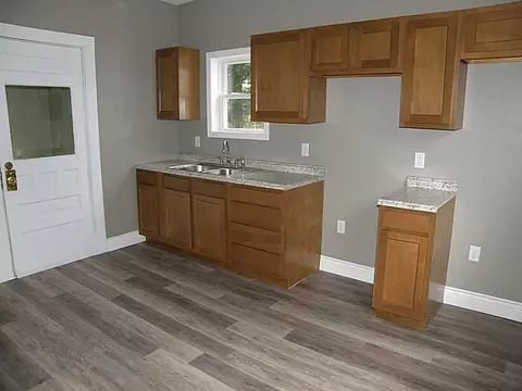 136 E Irving St, Corry, PA 16407 photo 3