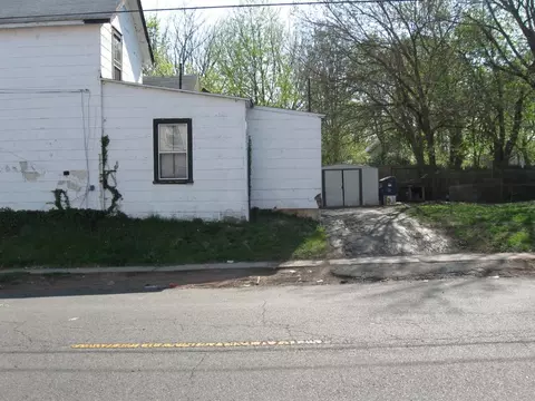 1022 W 3rd St, Plainfield, NJ 07063 photo 4