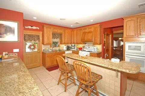 12 Sunset Dr, Nutley, NJ 07110 photo 3