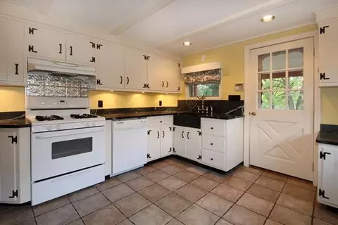 206 Howland Ave, Paramus, NJ 07652 photo 7