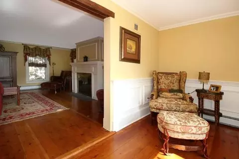 206 Howland Ave, Paramus, NJ 07652 photo 9