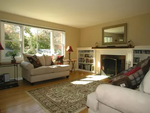 43 Beech Ave, Berkeley Heights, NJ 07922 photo 2