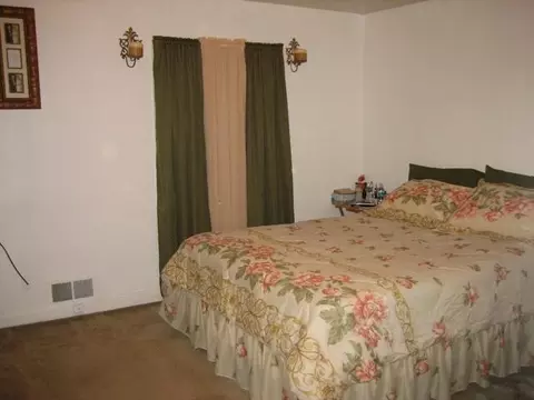 674 Crescent Dr, Bound Brook, NJ 08805 photo 4