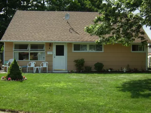 4 Lynn Ct, Edison, NJ 08817 photo 1