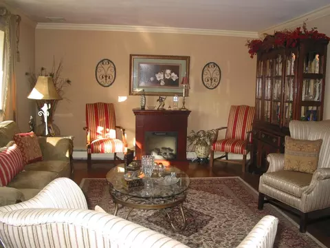 806 Valley Rd, Wayne, NJ 07470 photo 4