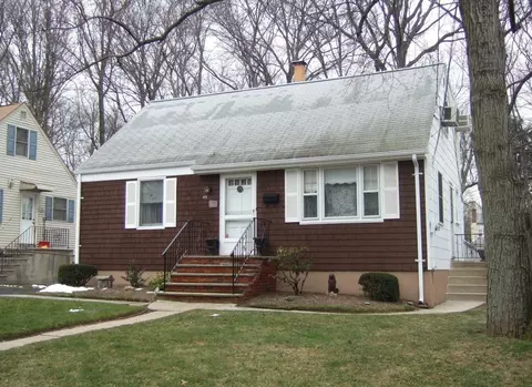 45 Colonial Ter, Springfield, NJ 07081 photo 1