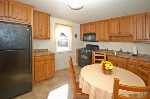 336 Howard Ave, Middlesex, NJ 08846 photo 4