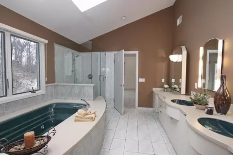 2 Wendover Rd, Edison, NJ 08820 photo 17