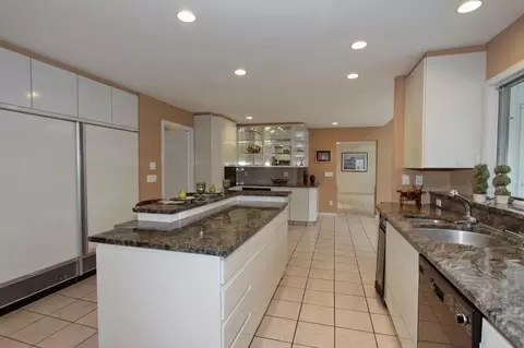 2 Wendover Rd, Edison, NJ 08820 photo 9