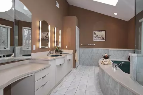 2 Wendover Rd, Edison, NJ 08820 photo 16