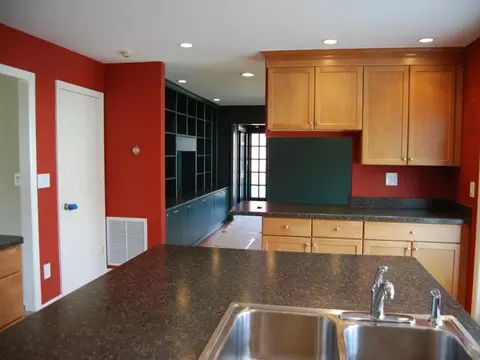 268 Oakwood Dr, Paramus, NJ 07652 photo 7