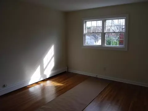 268 Oakwood Dr, Paramus, NJ 07652 photo 10