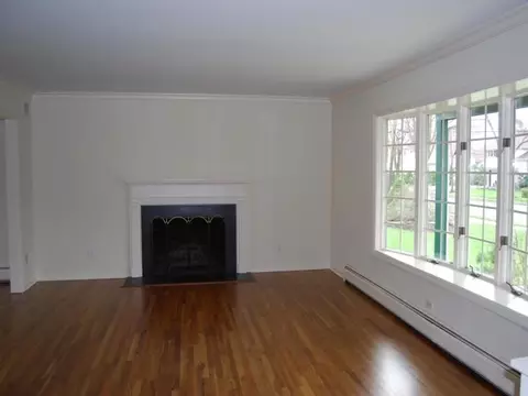 268 Oakwood Dr, Paramus, NJ 07652 photo 2