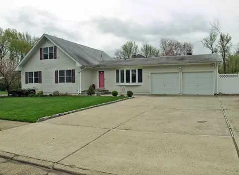 697 Curtis Ave, Edison, NJ 08820 photo 1