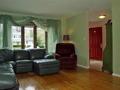 697 Curtis Ave, Edison, NJ 08820 photo 11