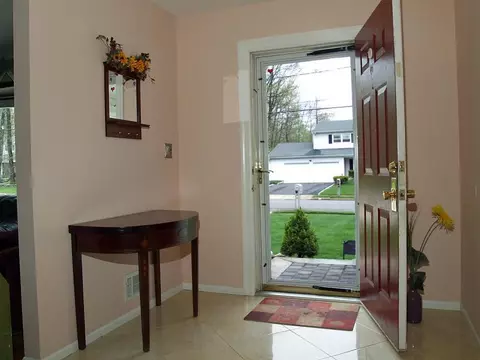 697 Curtis Ave, Edison, NJ 08820 photo 5