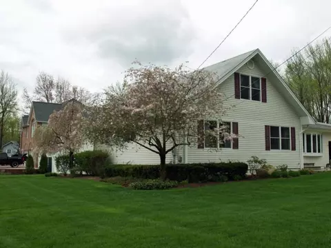697 Curtis Ave, Edison, NJ 08820 photo 2