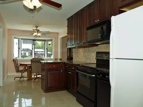 697 Curtis Ave, Edison, NJ 08820 photo 13