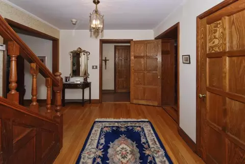 380 Maple Hill Dr, Hackensack, NJ 07601 photo 3