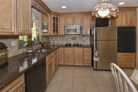 18 Ackerman St, Waldwick, NJ 07463 photo 6
