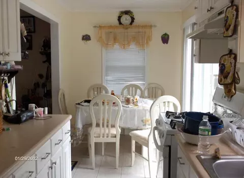 253 Greenbrook Rd, North Plainfield, NJ 07060 photo 4