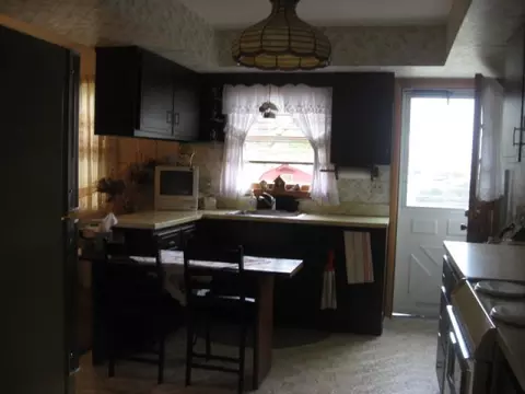 178 Jeff St, Edison, NJ 08837 photo 2