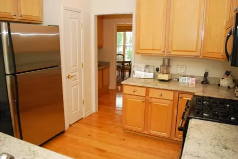 60 Mulberry Ct, Paramus, NJ 07652 photo 10