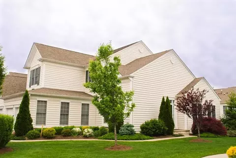60 Mulberry Ct, Paramus, NJ 07652 photo 1