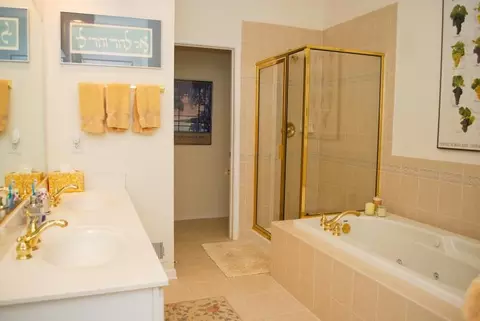60 Mulberry Ct, Paramus, NJ 07652 photo 14