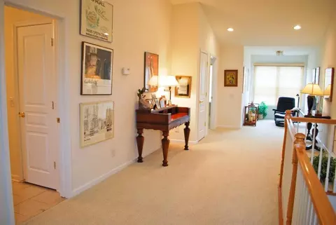 60 Mulberry Ct, Paramus, NJ 07652 photo 17