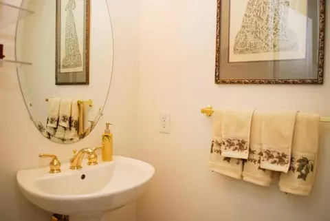 60 Mulberry Ct, Paramus, NJ 07652 photo 12