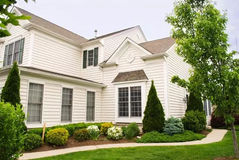 60 Mulberry Ct, Paramus, NJ 07652 photo 2