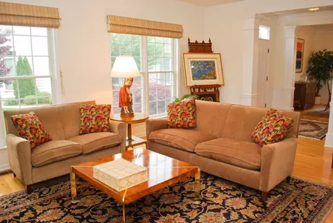 60 Mulberry Ct, Paramus, NJ 07652 photo 4