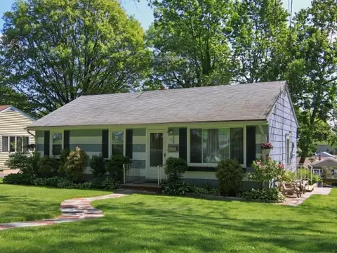 17 Huntley Rd, Summit, NJ 07901 photo 1