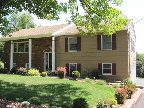 30 Slope Dr, Hackettstown, NJ 07840 photo 1