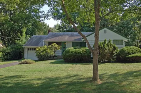 260 Concord Dr, Paramus, NJ 07652 photo 1