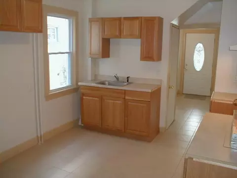 443 W 5th St, Plainfield, NJ 07060 photo 4