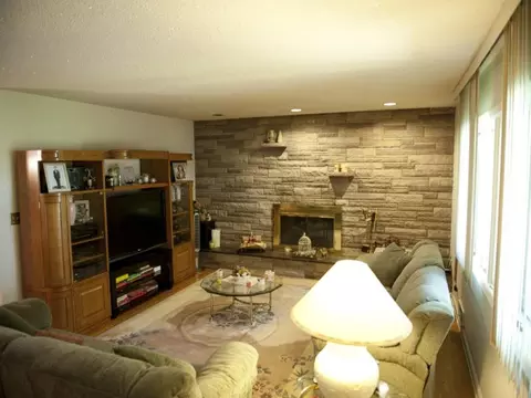 67 Surrey Dr, Wayne, NJ 07470 photo 2