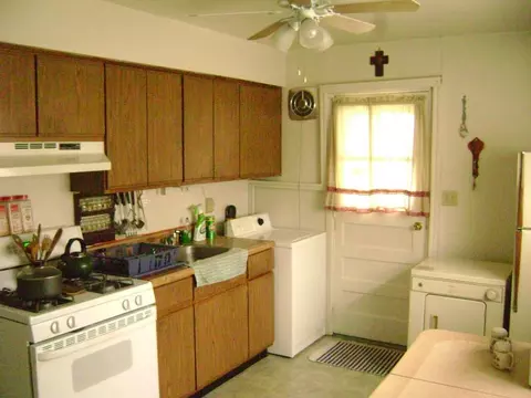 34 Windsor Rd, Edison, NJ 08817 photo 3