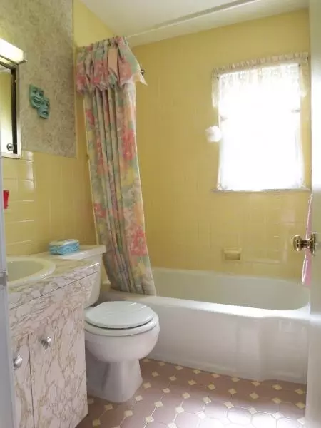 74 Dawn Dr, Clark, NJ 07066 photo 9