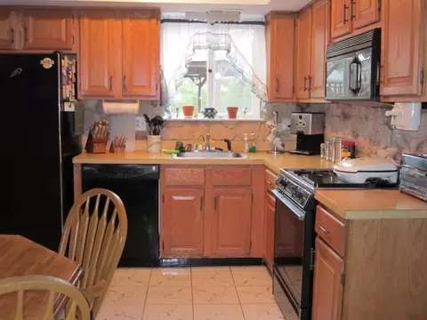 67 Wintergreen Ave E, Edison, NJ 08820 photo 4