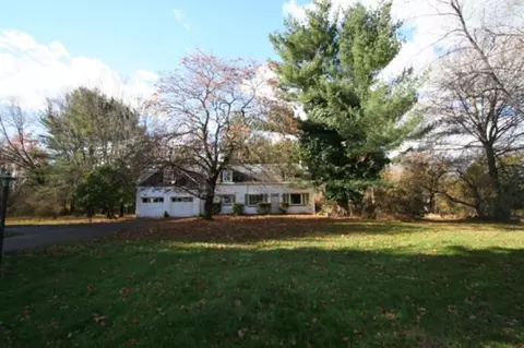 395 Cedar Ridge Rd, Bedminster, NJ 07921 photo 2