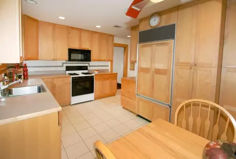 15 Undercliff Rd, Millburn, NJ 07041 photo 4